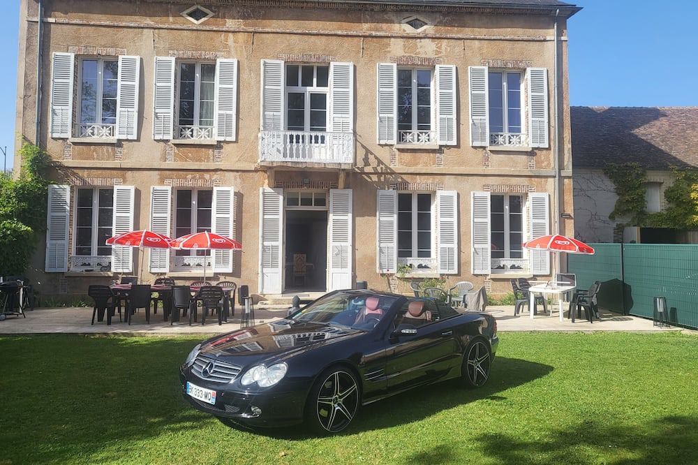 Photo of Outdoor in Villeneuve-sur-Yonne