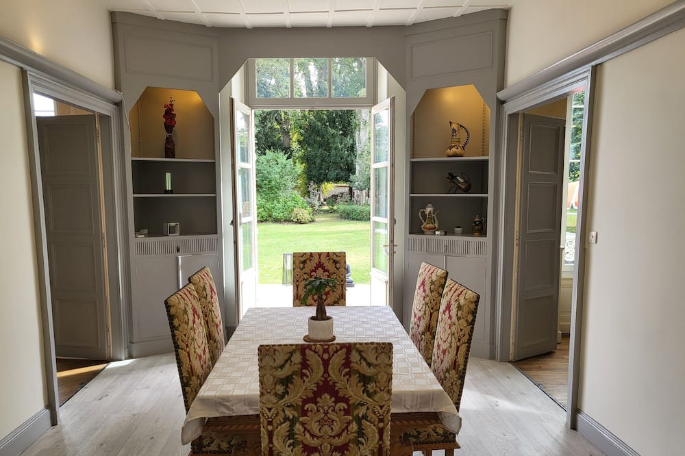 Photo of Livingroom in Villeneuve-sur-Yonne