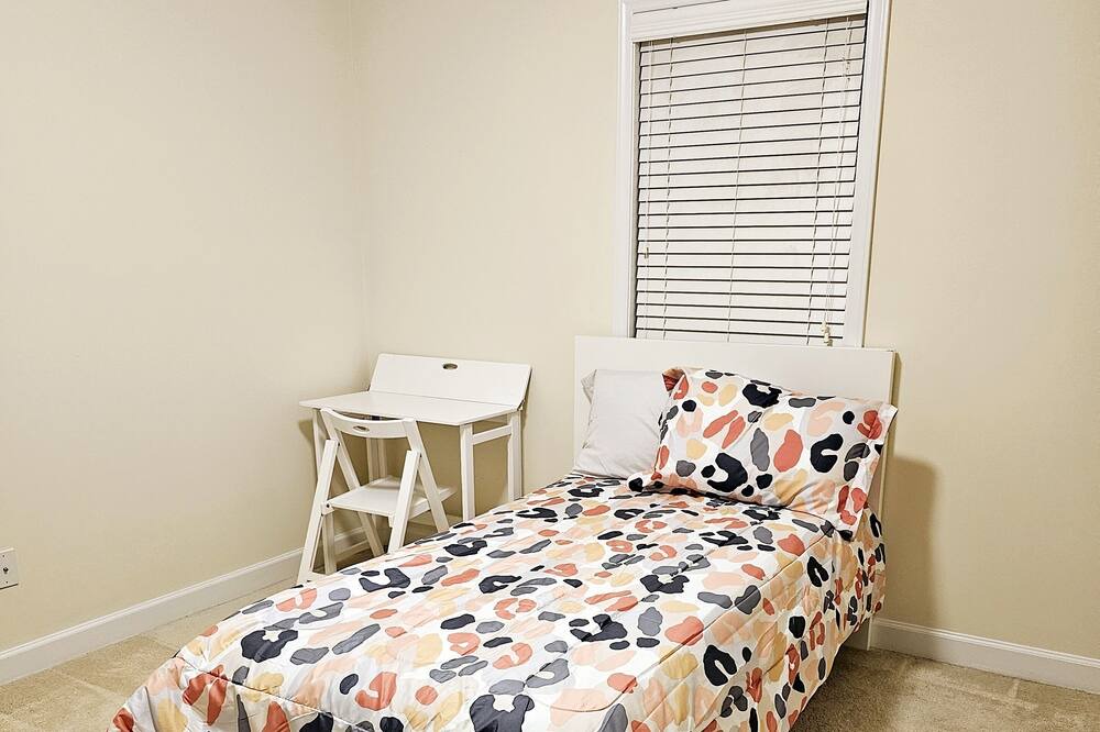 Photo of Bedroom in Olivia
