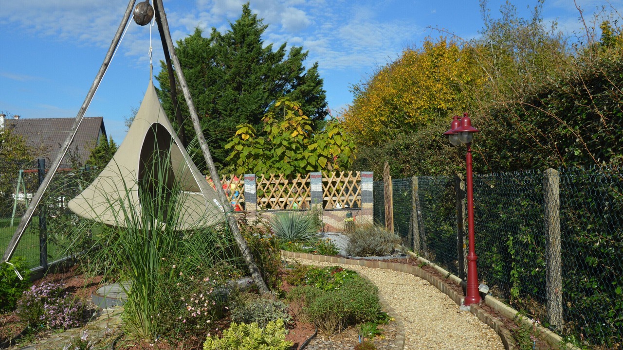Photo of Outdoor in Checy