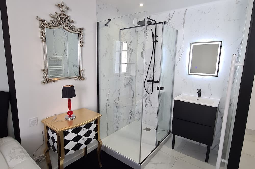 Photo of Bathroom in Sully-sur-Loire