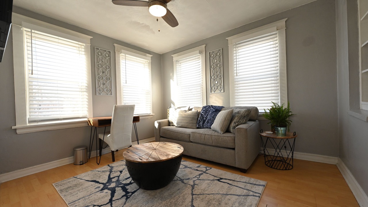 Photo of Livingroom in University City