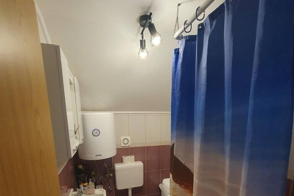 Photo of Bathroom in Cove Parja