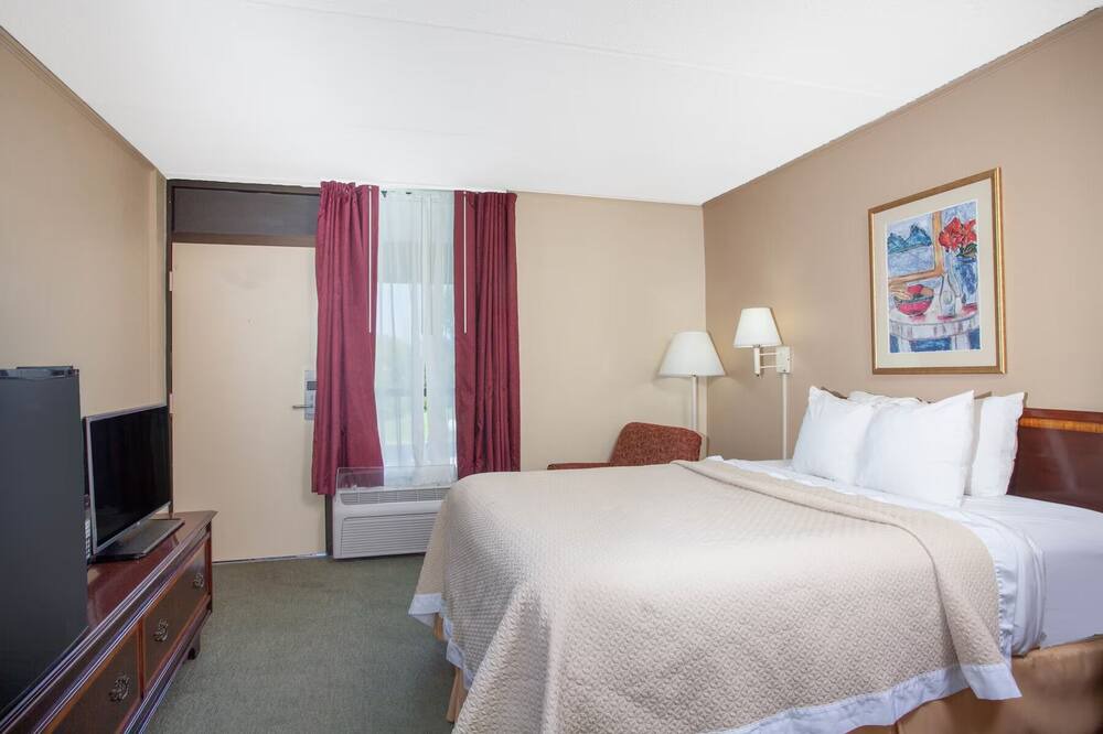 Photo of Bedroom in Statesboro