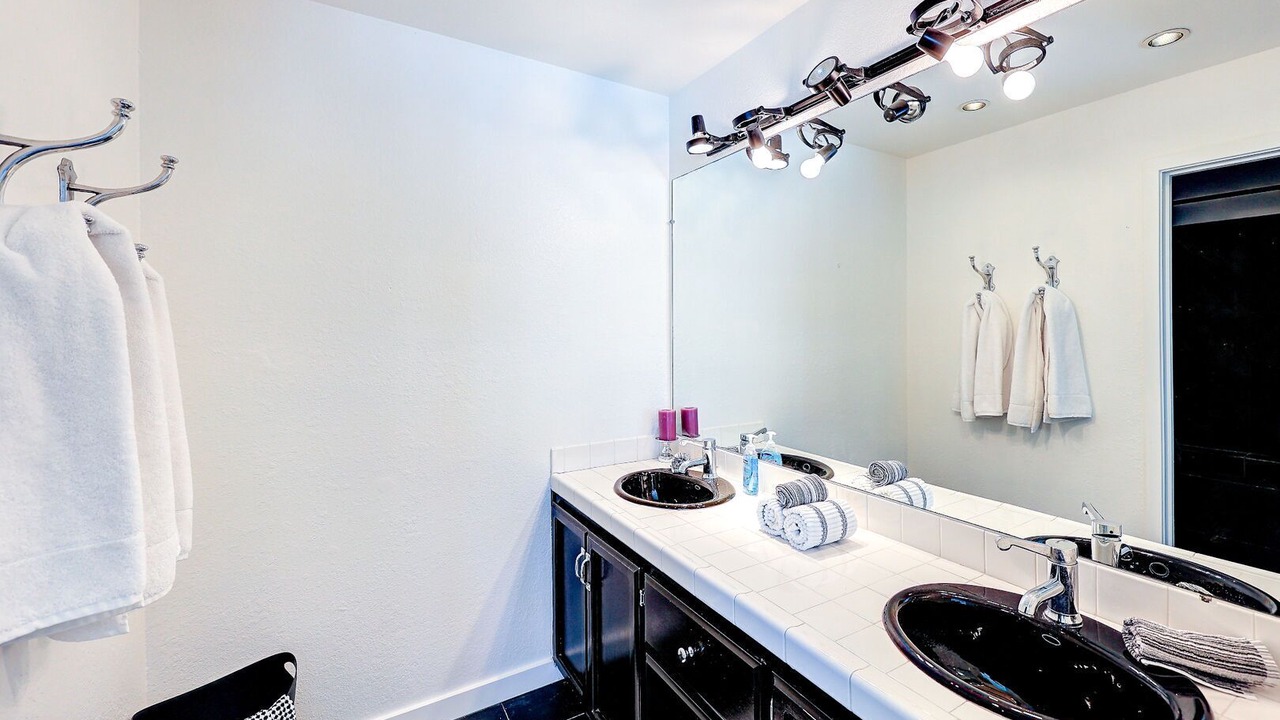 Photo of Bathroom in Discovery Bay