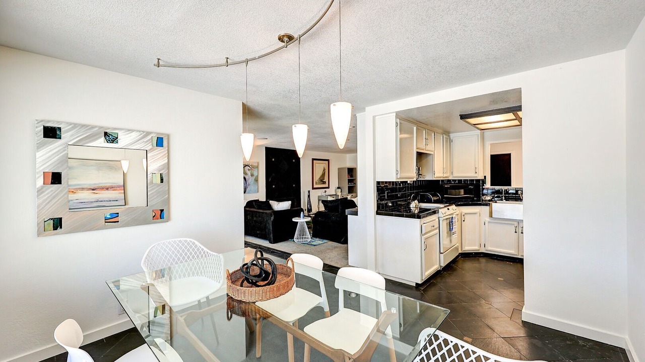 Photo of Livingroom in Discovery Bay