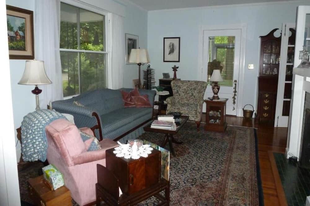 Photo of Livingroom in Galilee