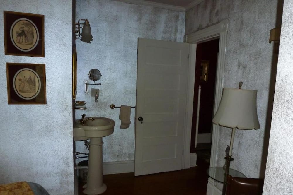 Photo of Bathroom in Galilee