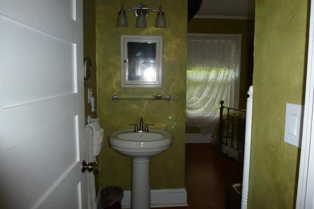 Photo of Bathroom in Galilee