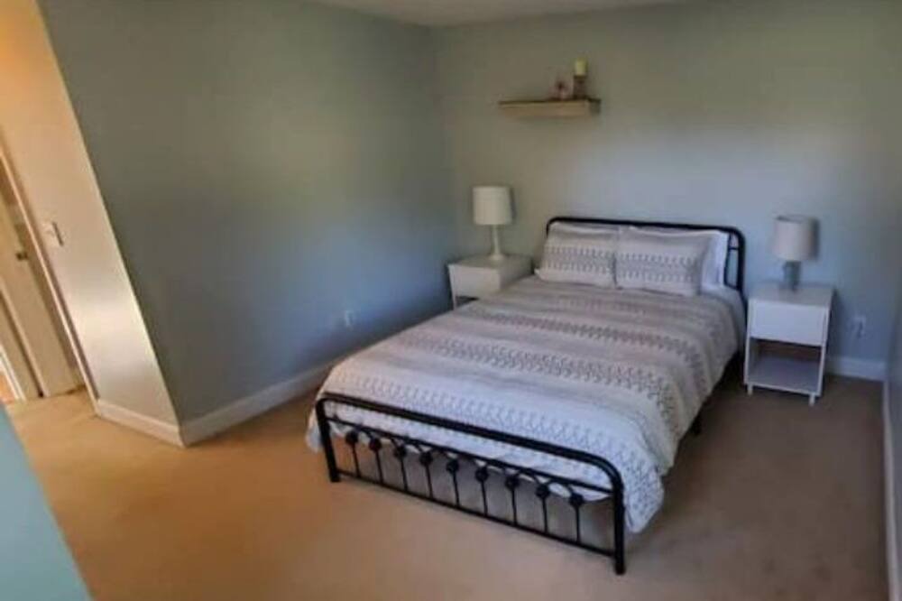 Photo of Bedroom in Town of Hastings