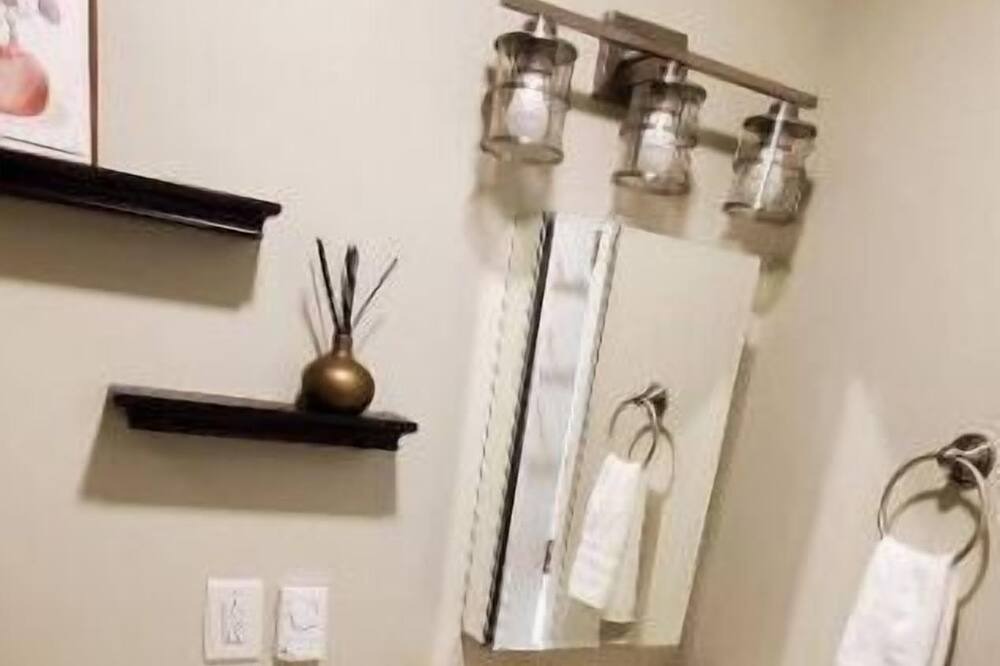 Photo of Bathroom in Town of Hastings