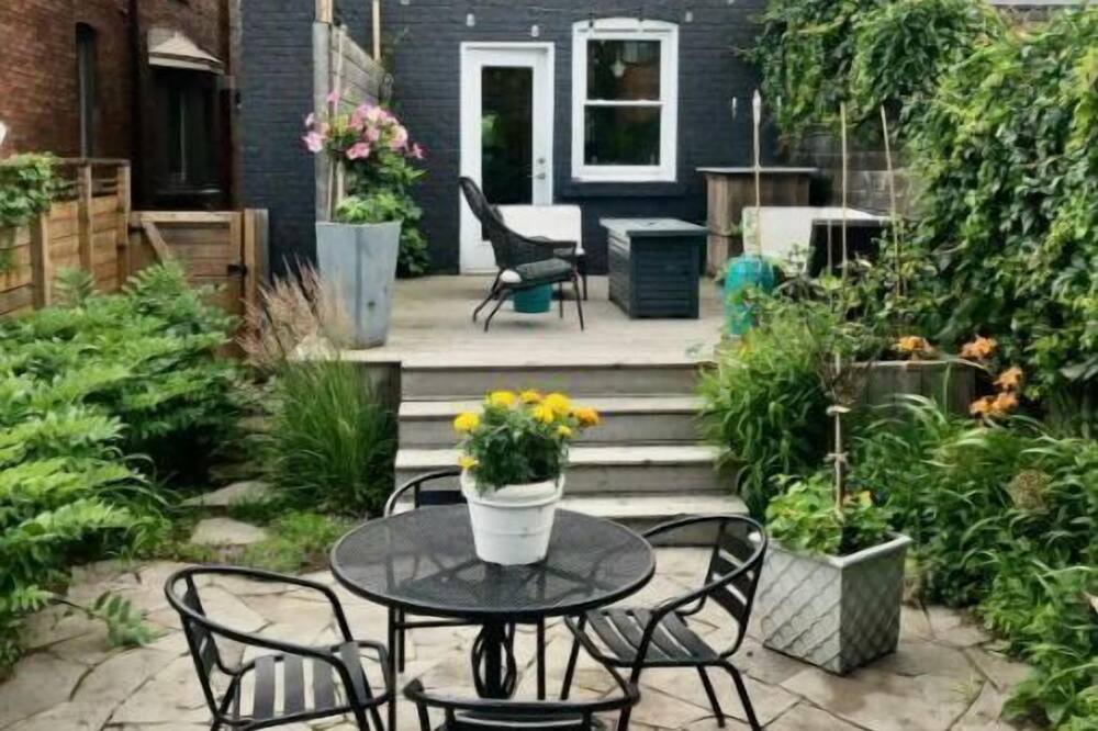 Photo of Outdoor in Saint Clair West Village