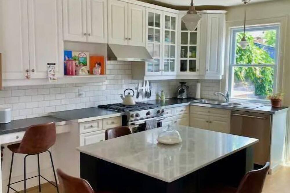 Photo of Kitchen in Saint Clair West Village