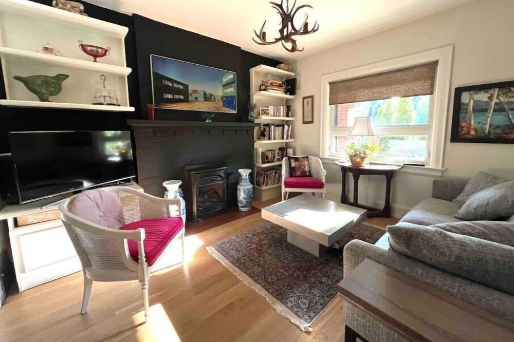 Photo of Livingroom in Saint Clair West Village
