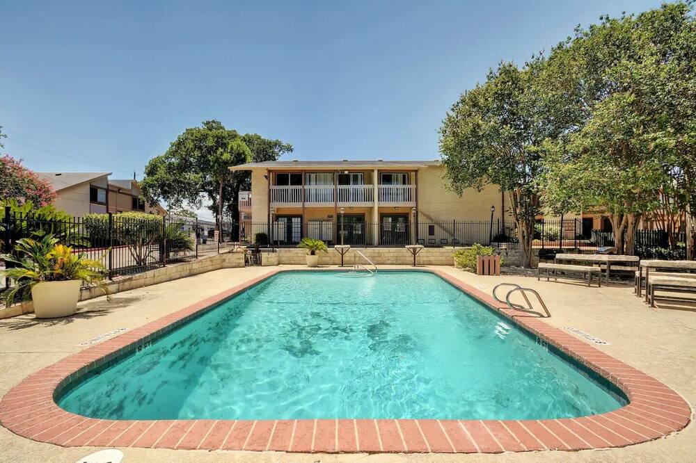 Photo of Outdoor in East Riverside - Oltorf