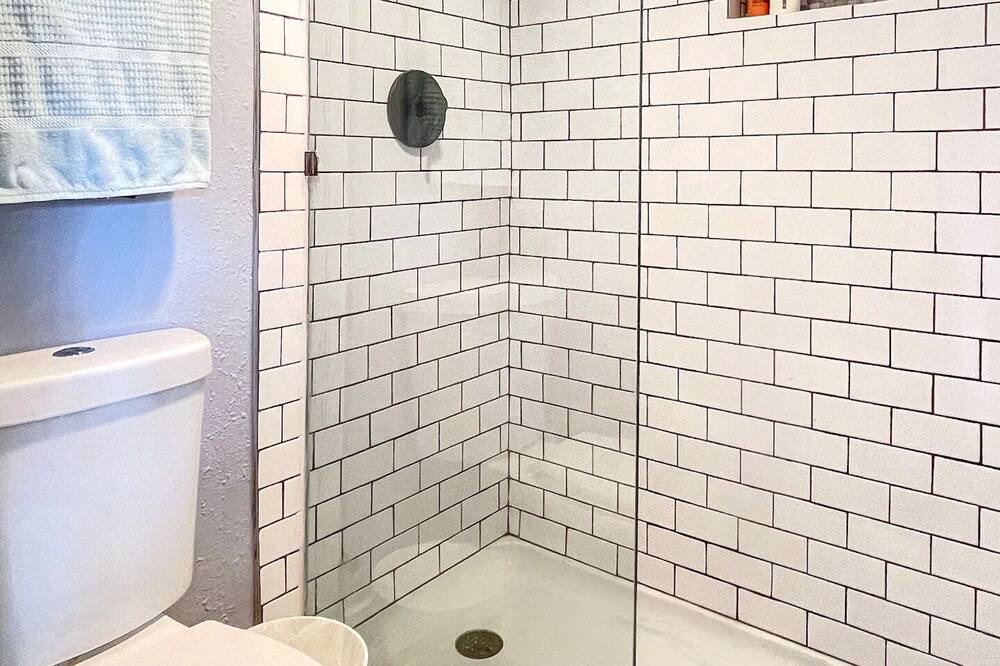 Photo of Bathroom in East Riverside - Oltorf