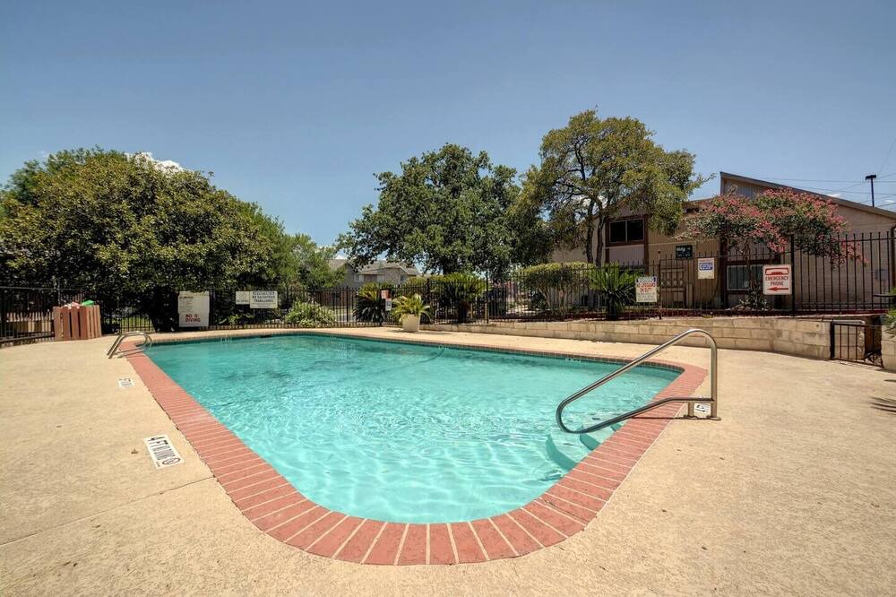 Photo of Outdoor in East Riverside - Oltorf