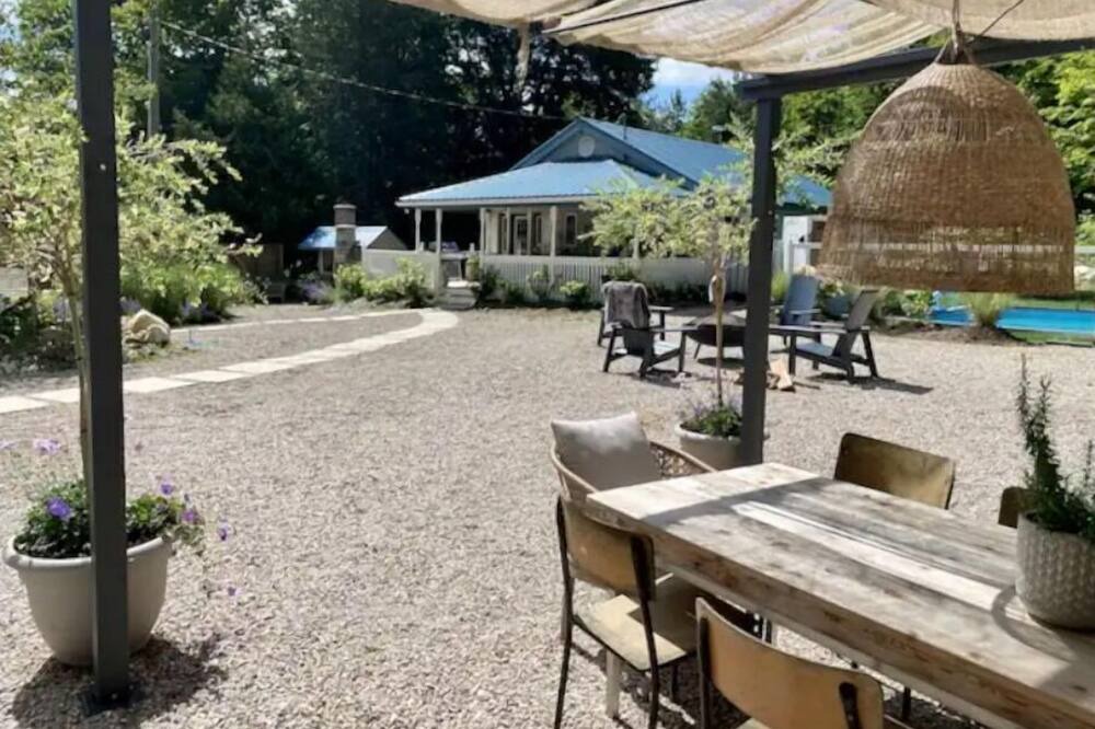 Photo of Outdoor in Grey Highlands