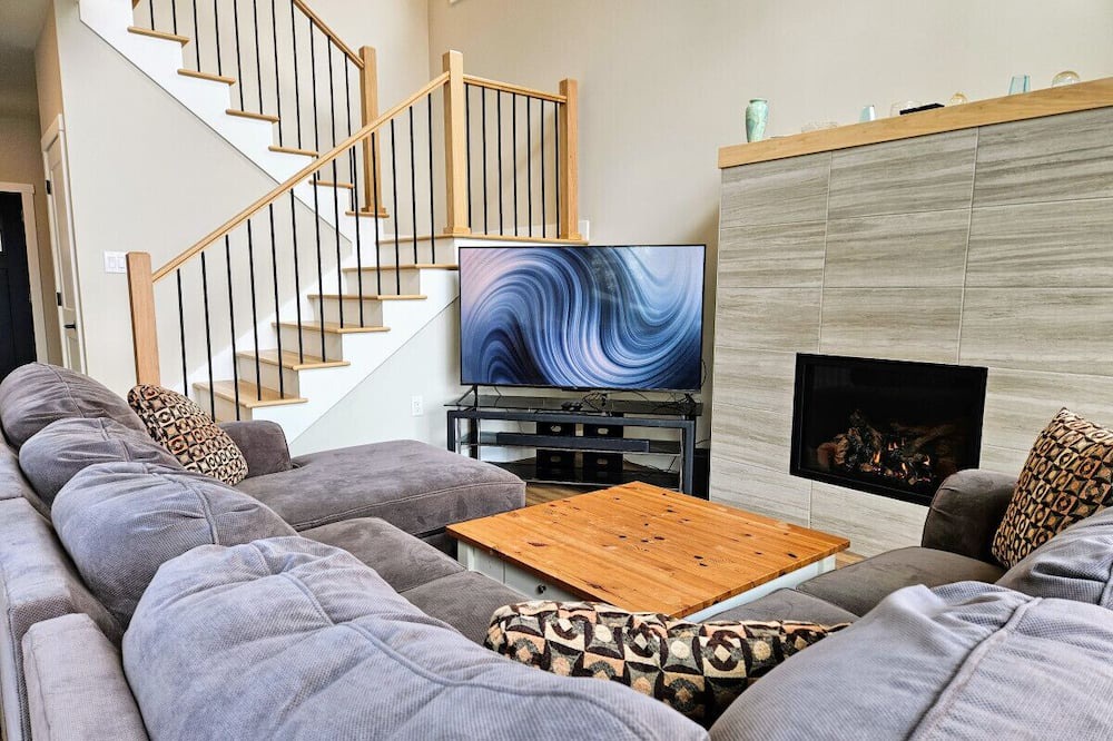 Photo of Livingroom in Penn Lake Park