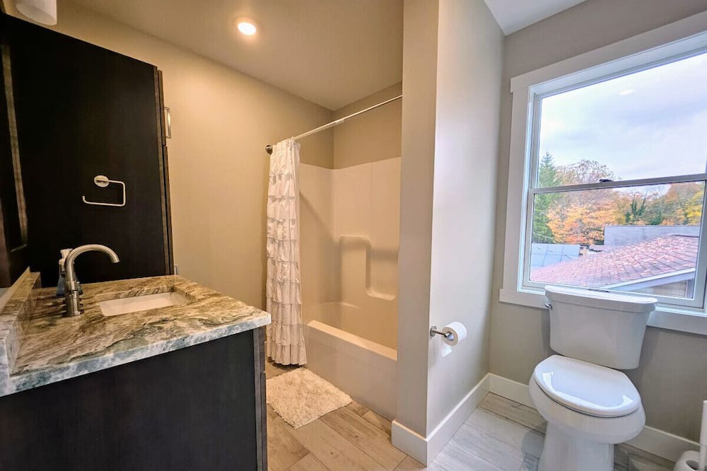Photo of Bathroom in Penn Lake Park