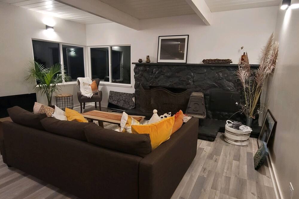 Photo of Livingroom in Pescadero