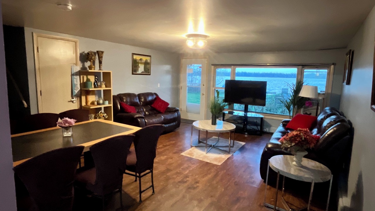 Photo of Livingroom in Round Lake