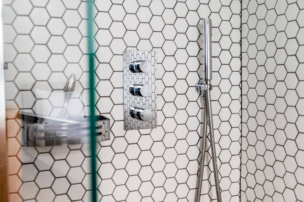 Photo of Bathroom in Thurlow Park