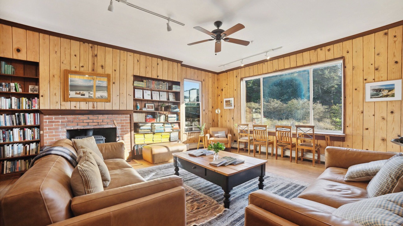 Photo of Livingroom in Point Reyes Station