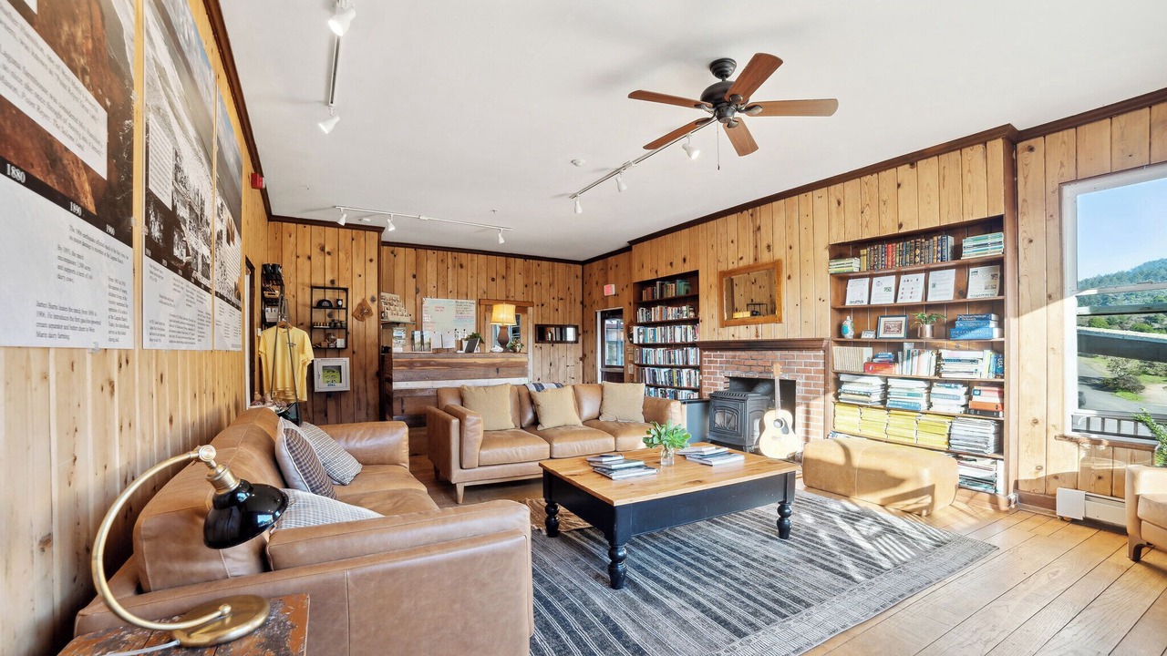 Photo of Livingroom in Point Reyes Station