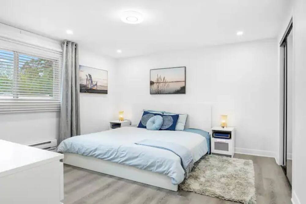 Photo of Bedroom in Pierrefonds-Roxboro