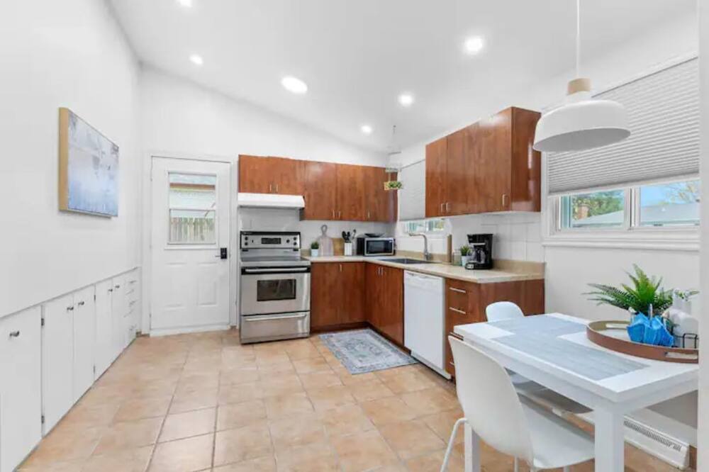 Photo of Kitchen in Pierrefonds-Roxboro