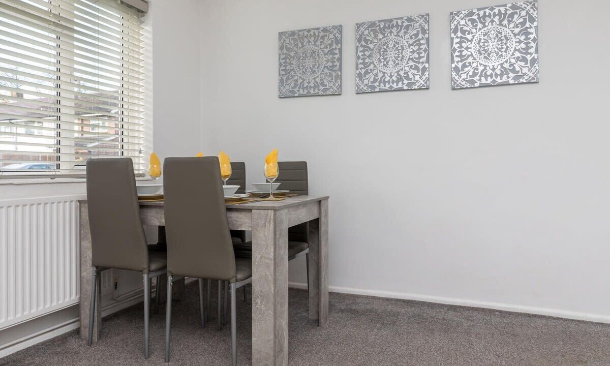 Photo of Others in Ifield