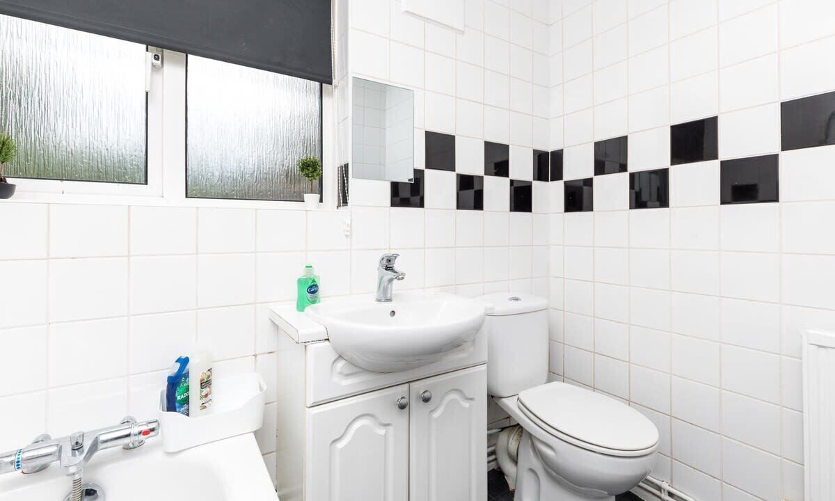 Photo of Others in Ifield