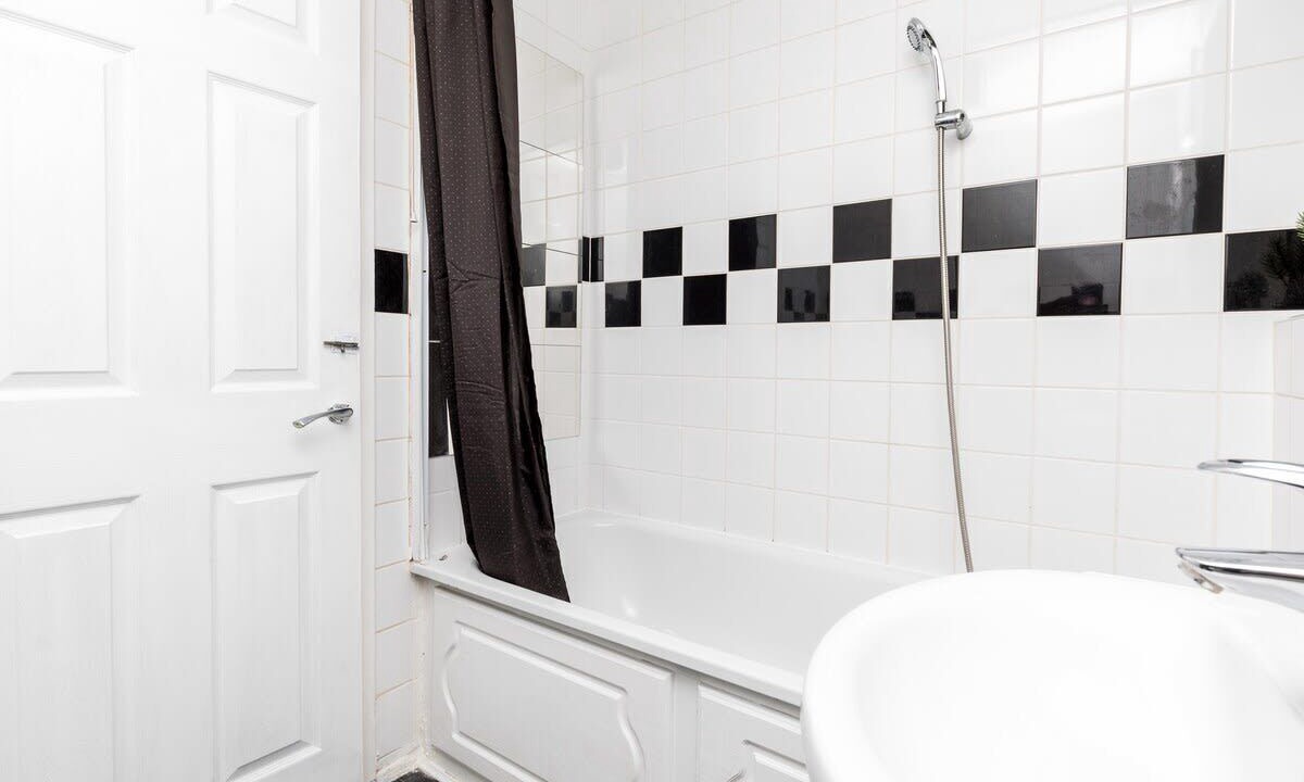 Photo of Others in Ifield