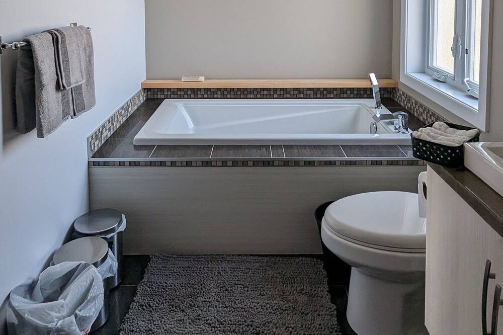 Photo of Bathroom in Laval