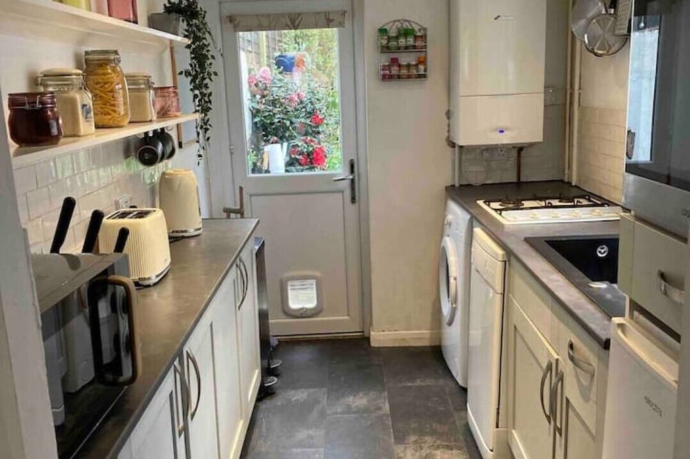 Photo of Kitchen in Calcot