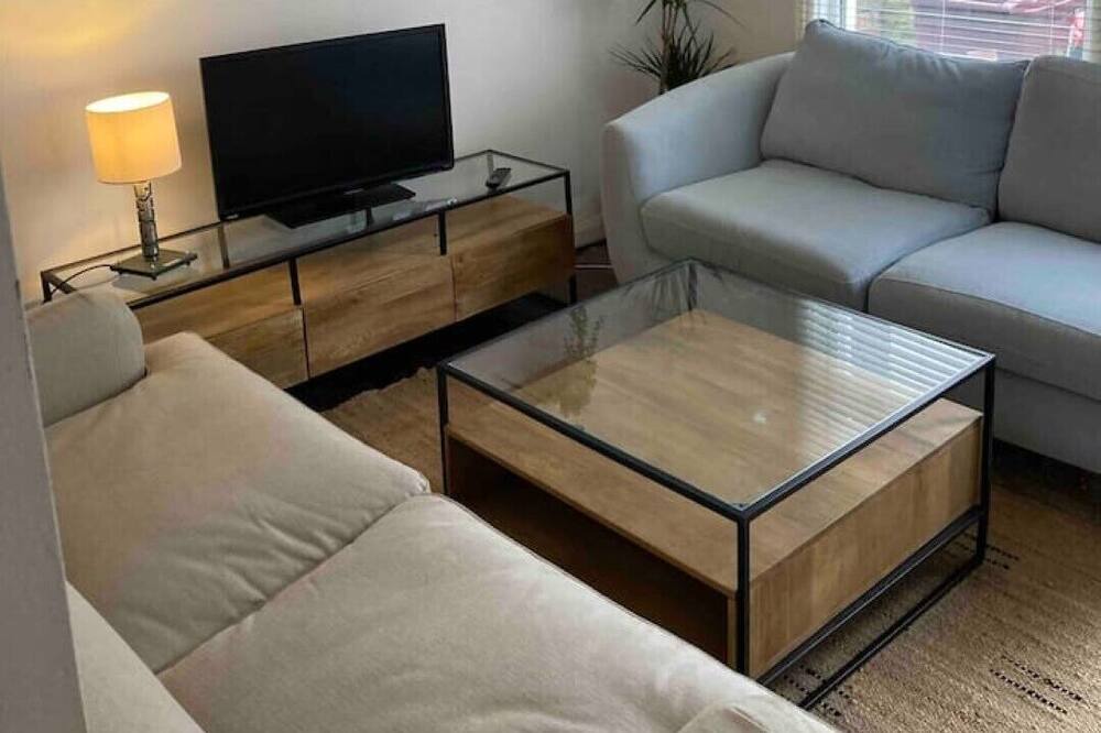 Photo of Livingroom in Calcot