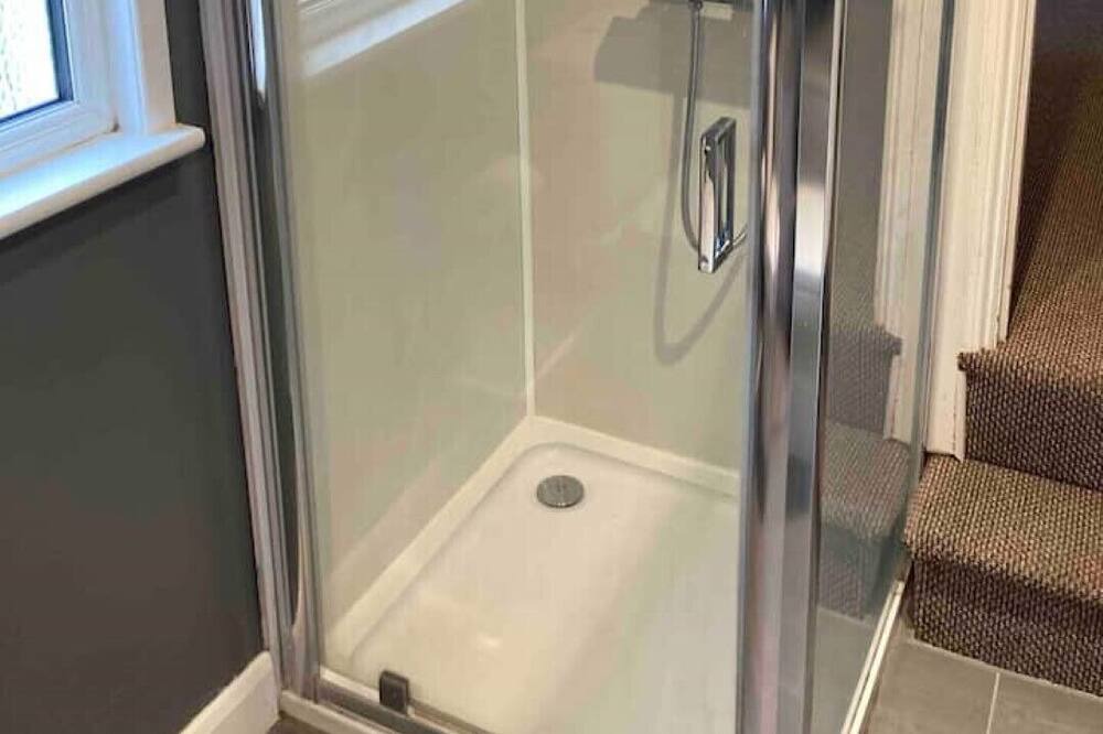 Photo of Bathroom in Calcot