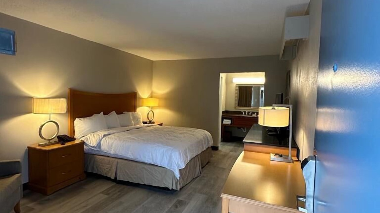 Photo of Bedroom in Lanett