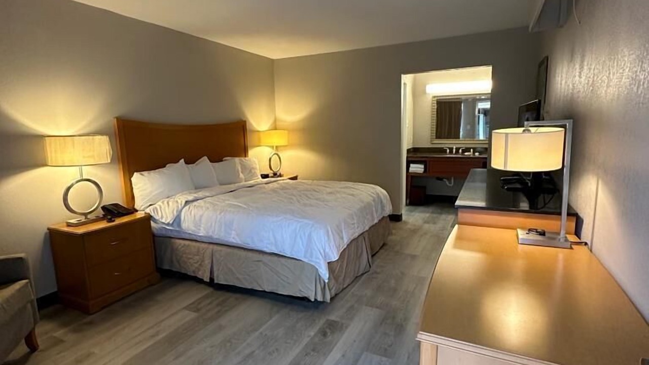 Photo of Bedroom in Lanett