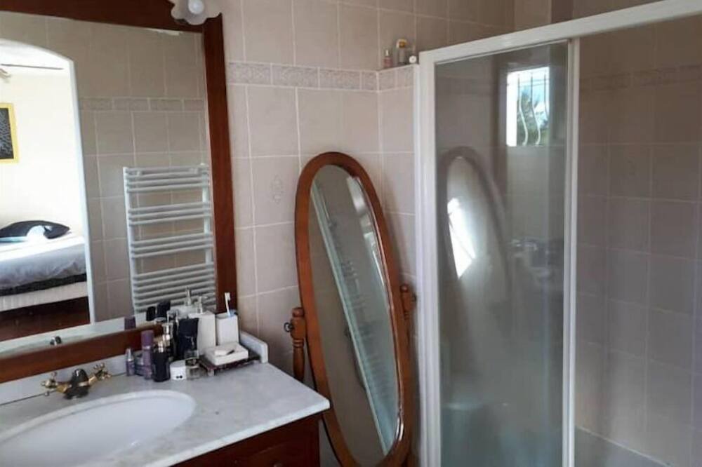 Photo of Bathroom in Paulhac