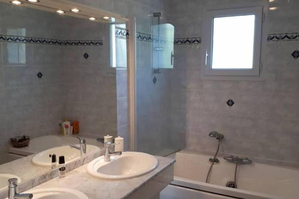 Photo of Bathroom in Paulhac