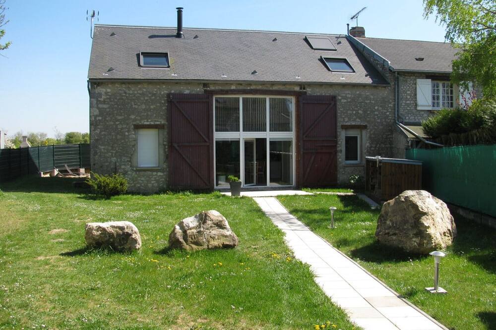 Photo of Outdoor in Bazoches-les-Hautes