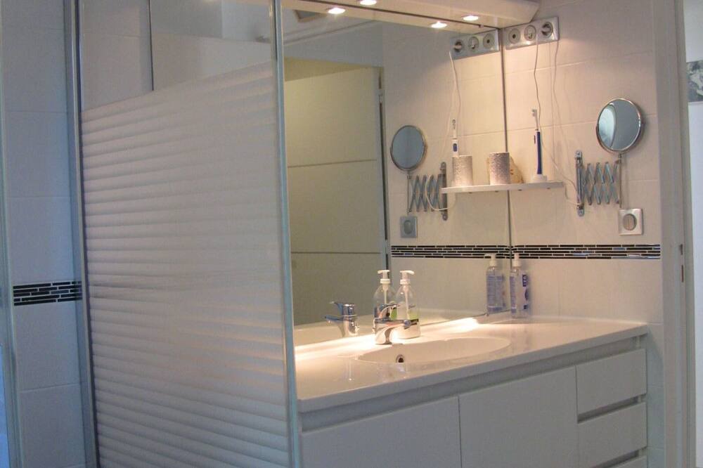 Photo of Bathroom in Bazoches-les-Hautes