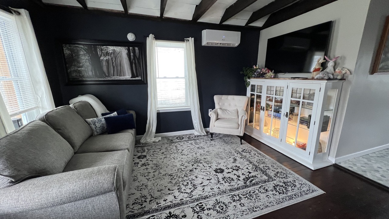 Photo of Livingroom in Cobleskill