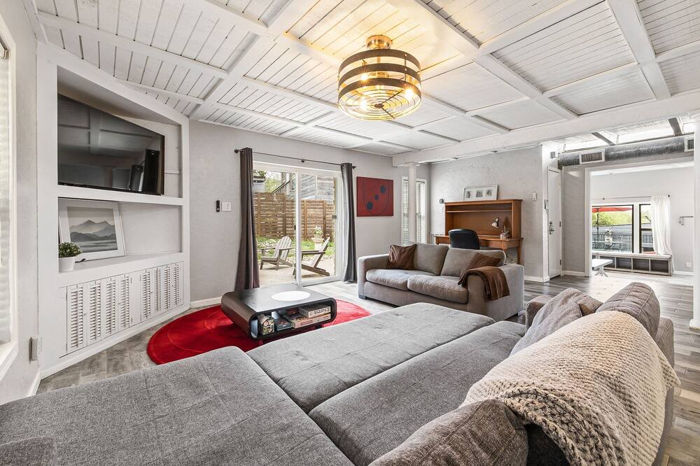 Photo of Livingroom in Lower Basin Lake Travis