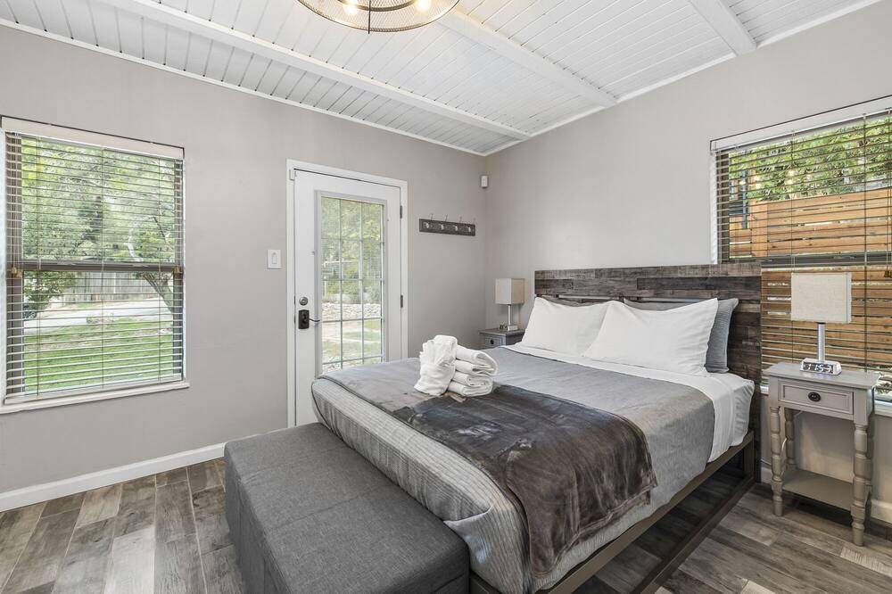 Photo of Bedroom in Lower Basin Lake Travis