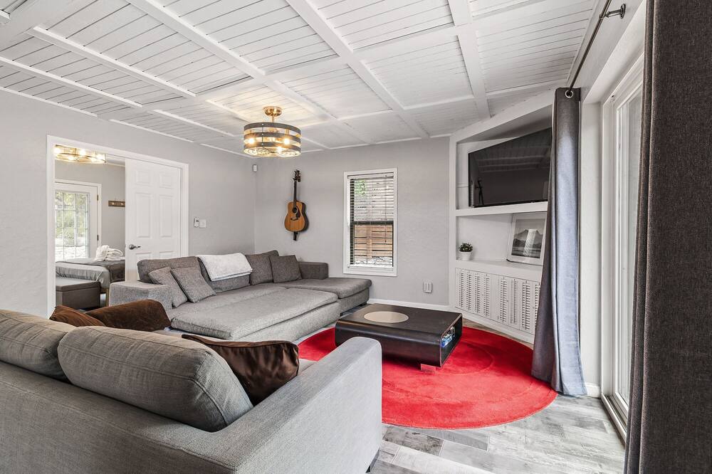 Photo of Livingroom in Lower Basin Lake Travis