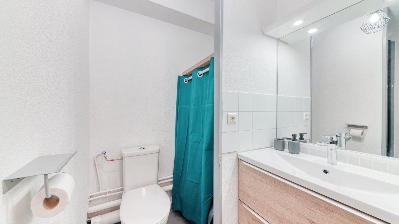 Photo of Bathroom in Part Dieu - Bir Hakeim