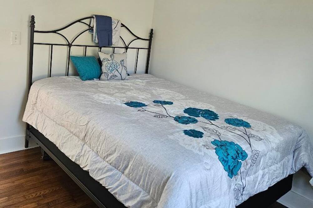 Photo of Bedroom in Waldron